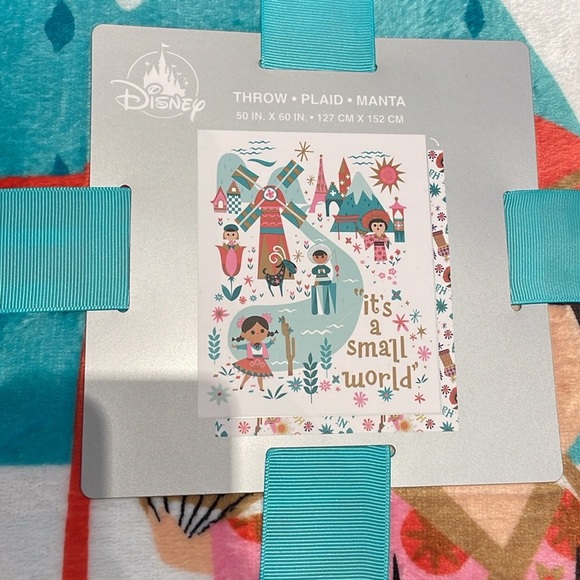 Disney Parks 2024 It’s a Small World Throw - Picture 2 of 2